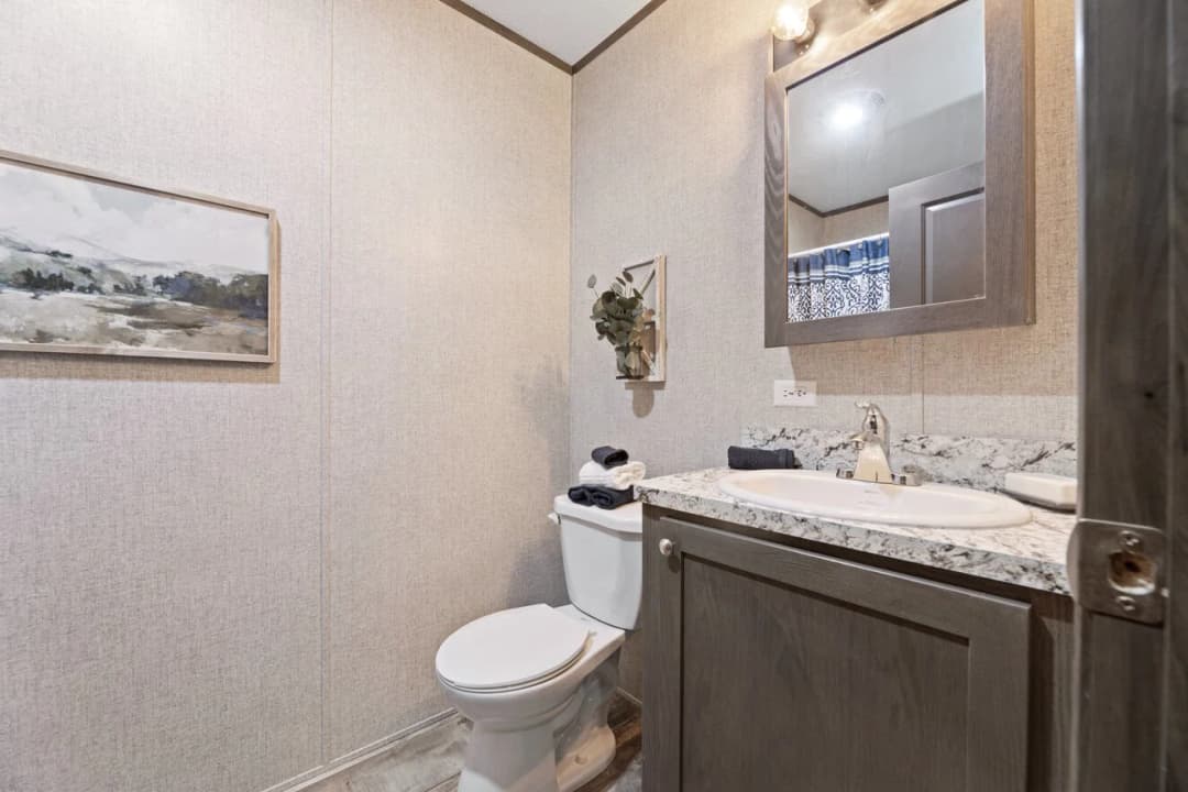 Eastman 24530 bathroom home features