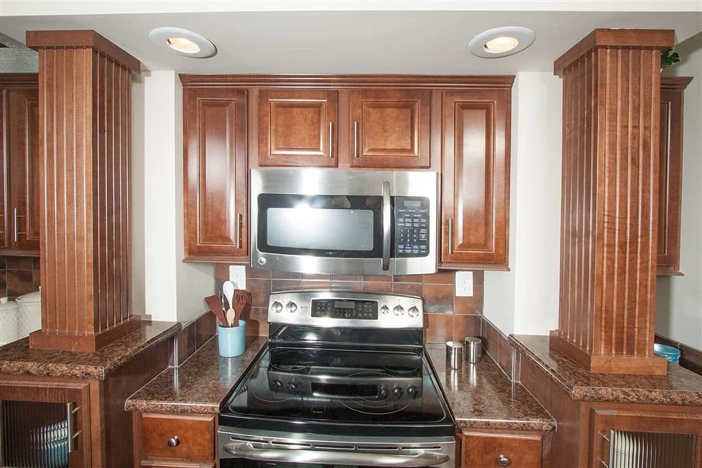 Bellevue kitchen home features