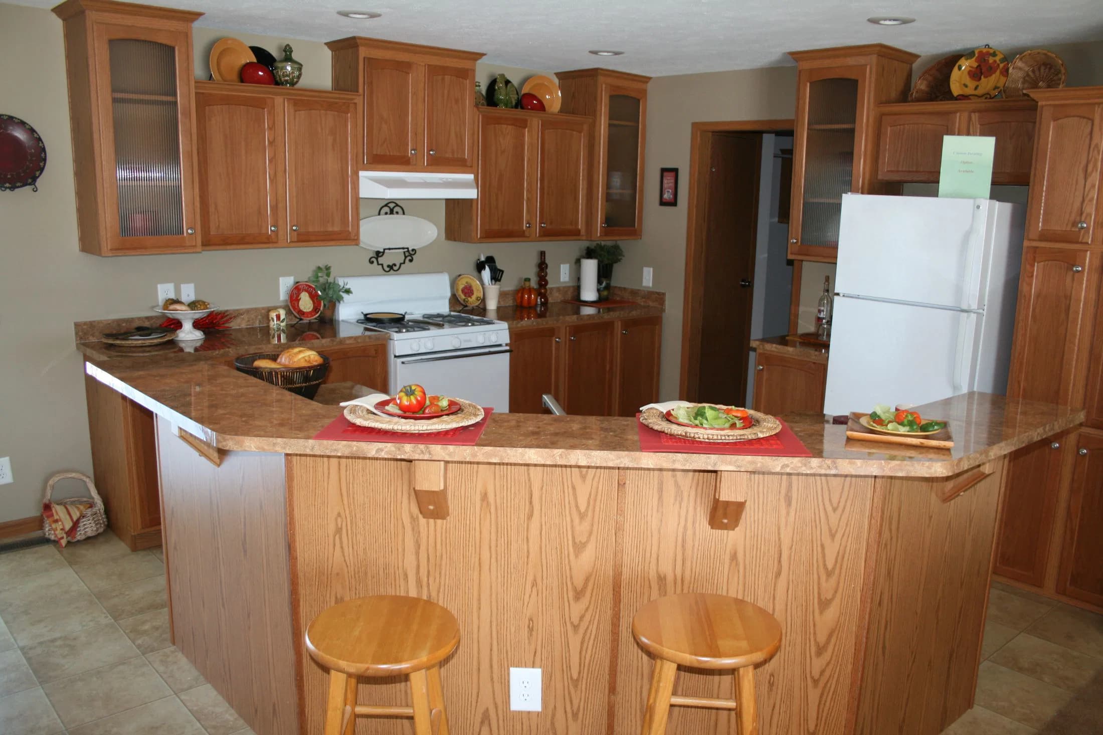 Elm kitchen home features