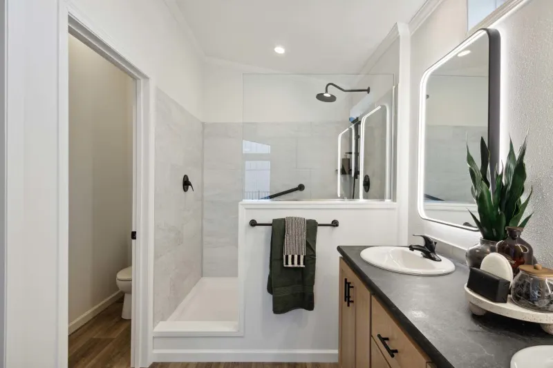 Wood manor d505 bathroom home features