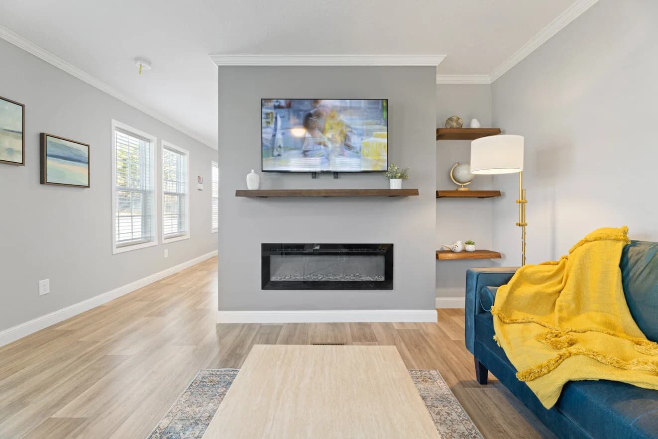 Roanoke duplex interior home features