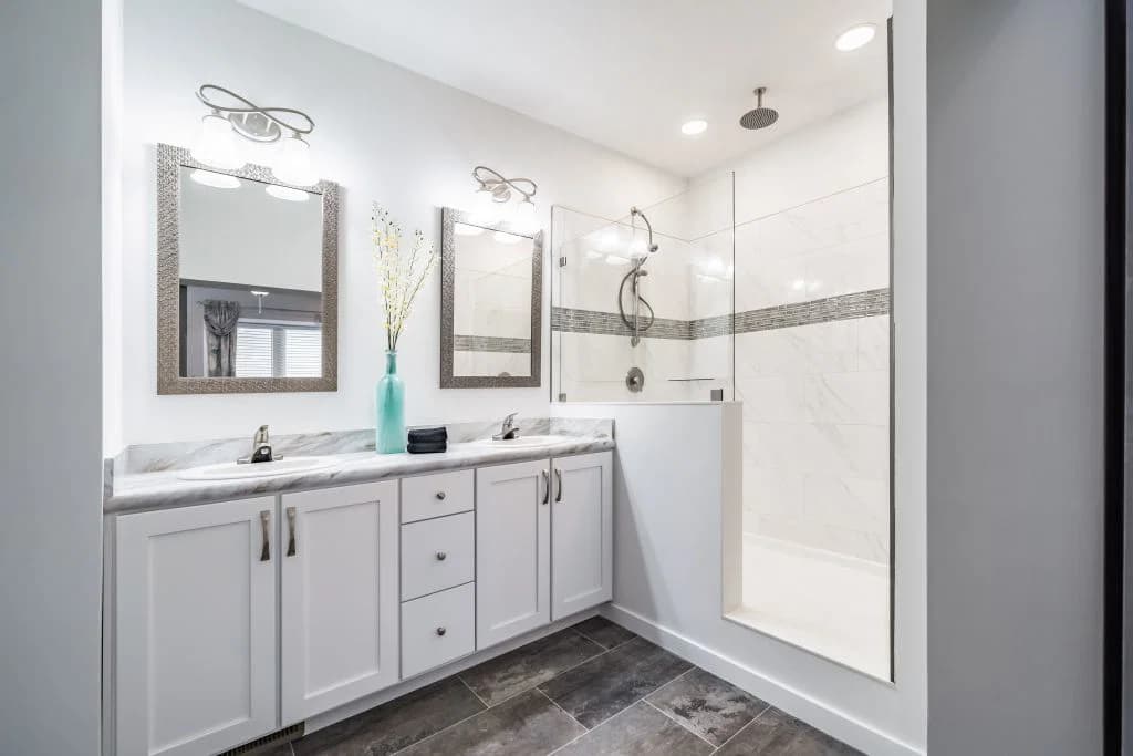 Landmark grand bathroom home features