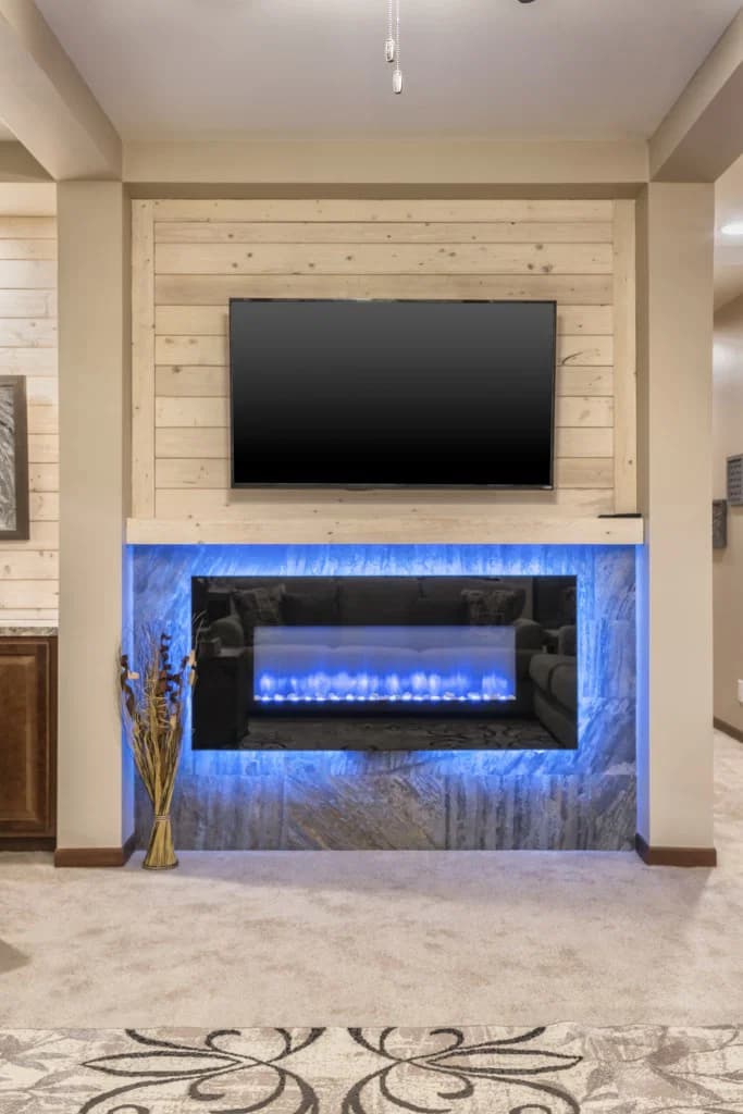 Ultra 6 interior home features