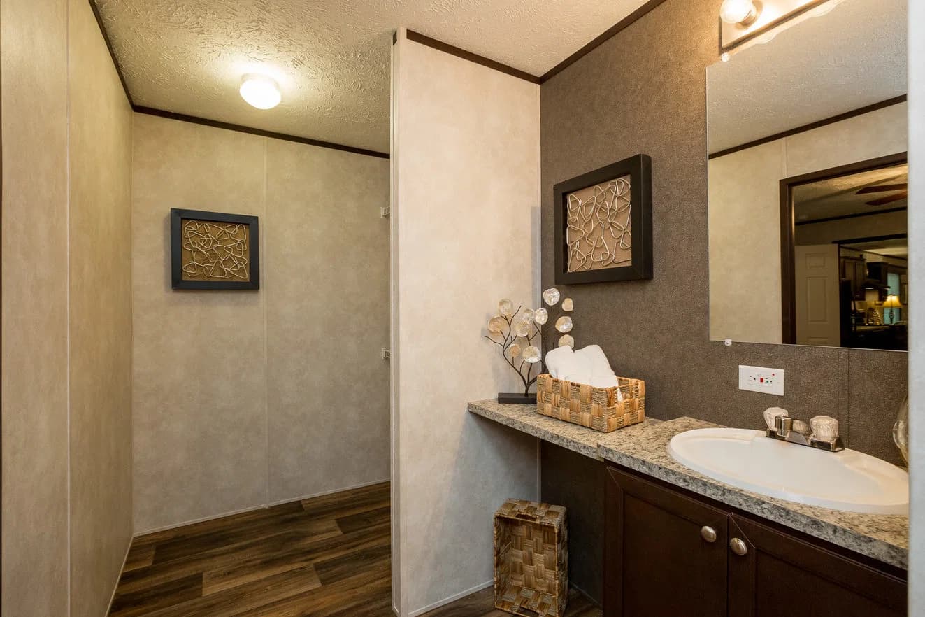 Eldora 188500 bathroom home features