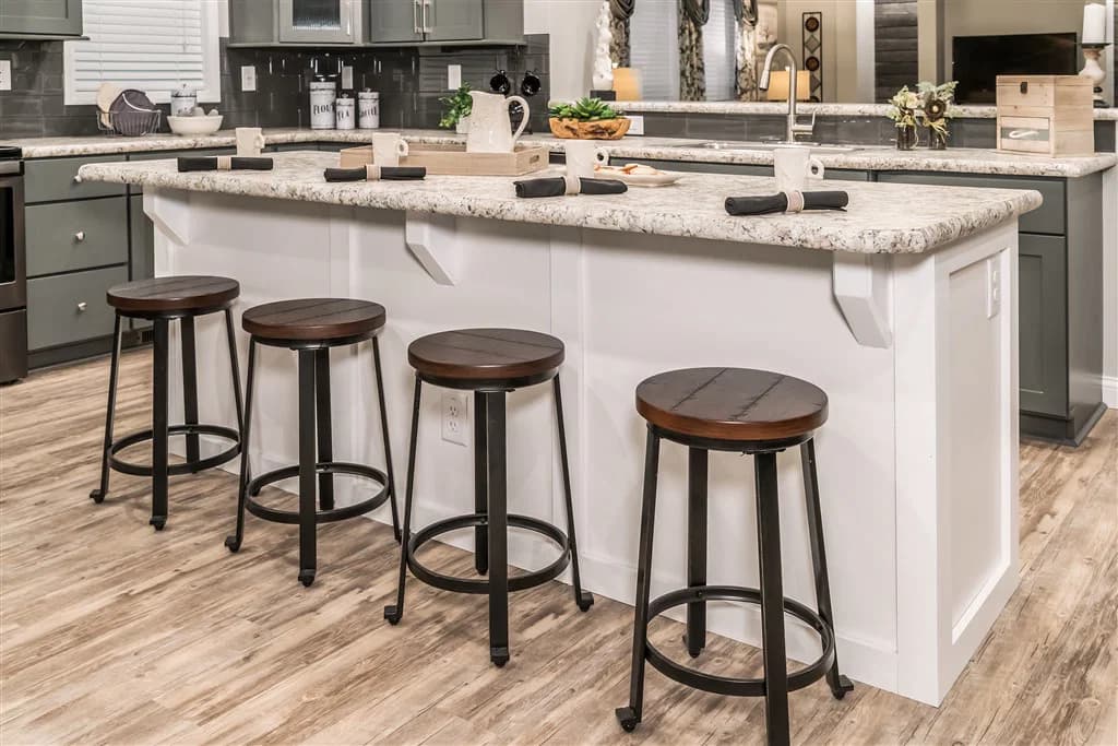 Ultra 13 kitchen home features