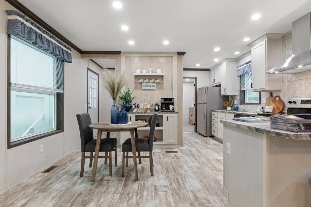 Tesla 24523 interior home features