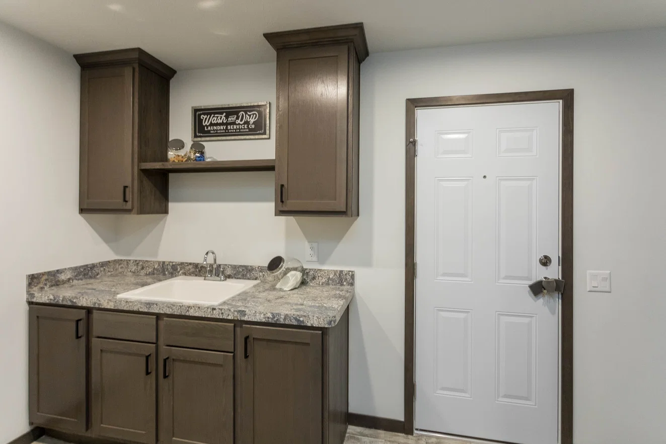 Harbor town 92610k interior home features