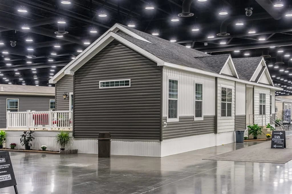 Ultra 13 elevation and exterior home features