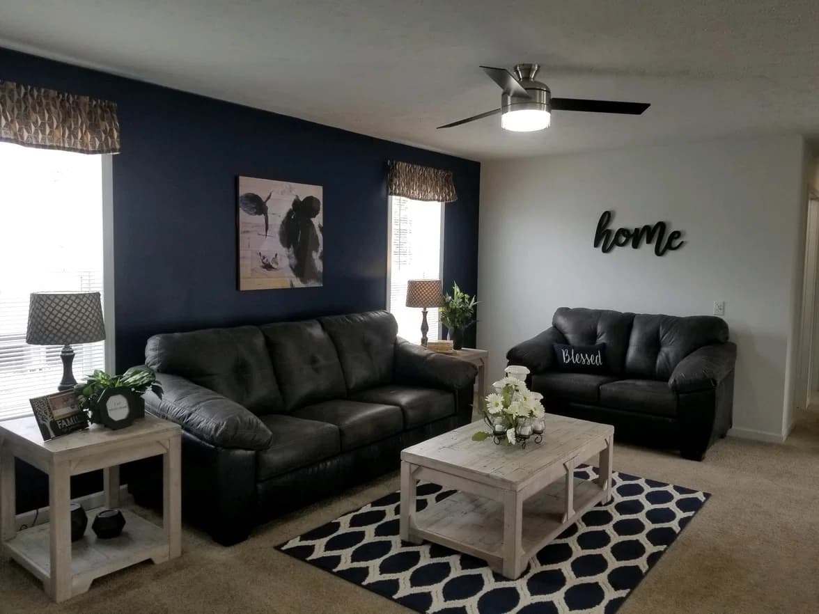 Inverness 92611 interior home features