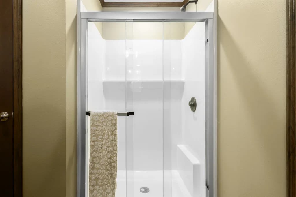 1w1048-v bathroom home features