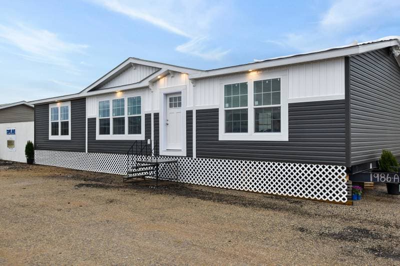 Skyliner ii q110 exterior home features