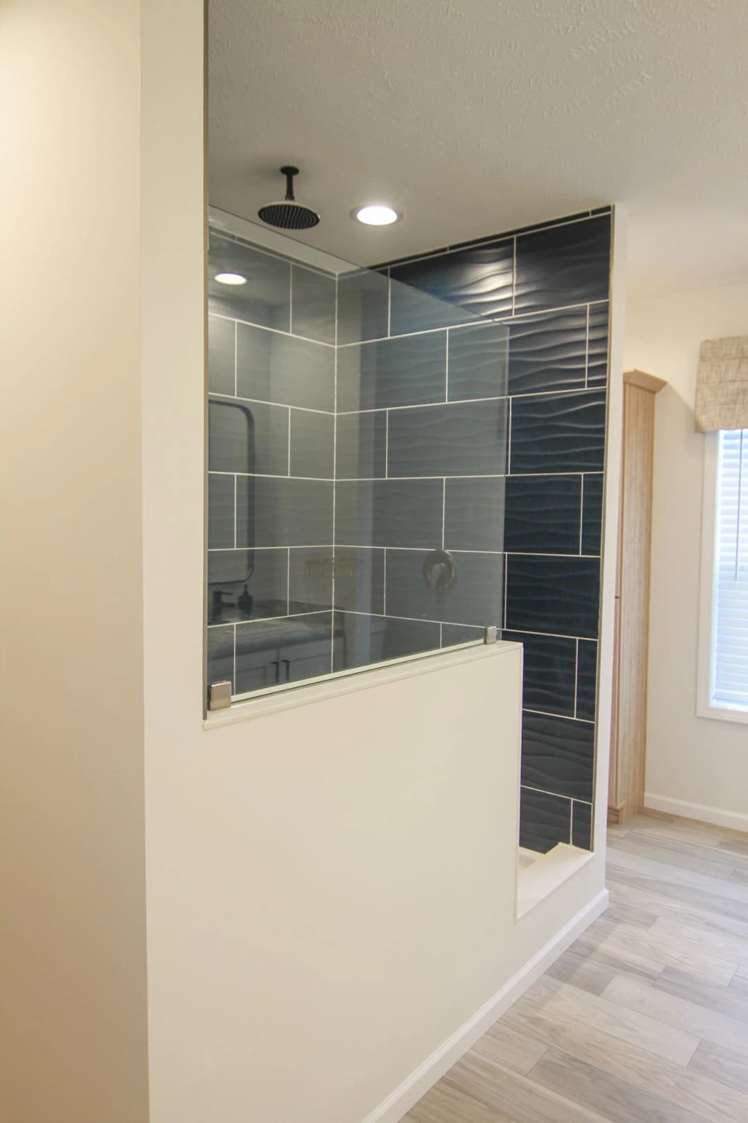 Ultra deuce 3 bathroom home features