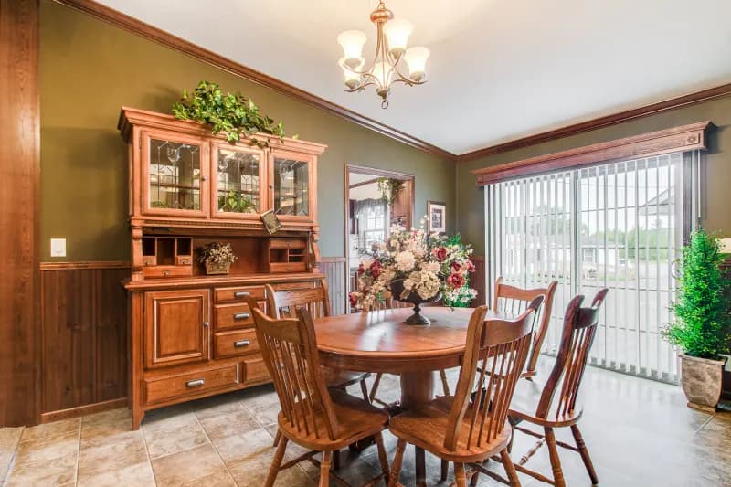 Lexington c208 interior home features