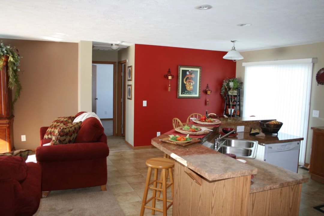 Elm interior home features