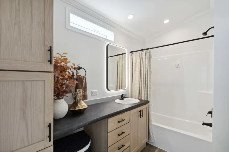 Wood manor d505 bathroom home features