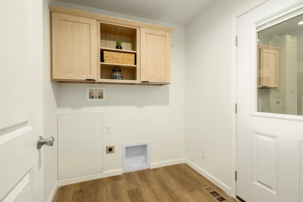 Essence 20 interior home features