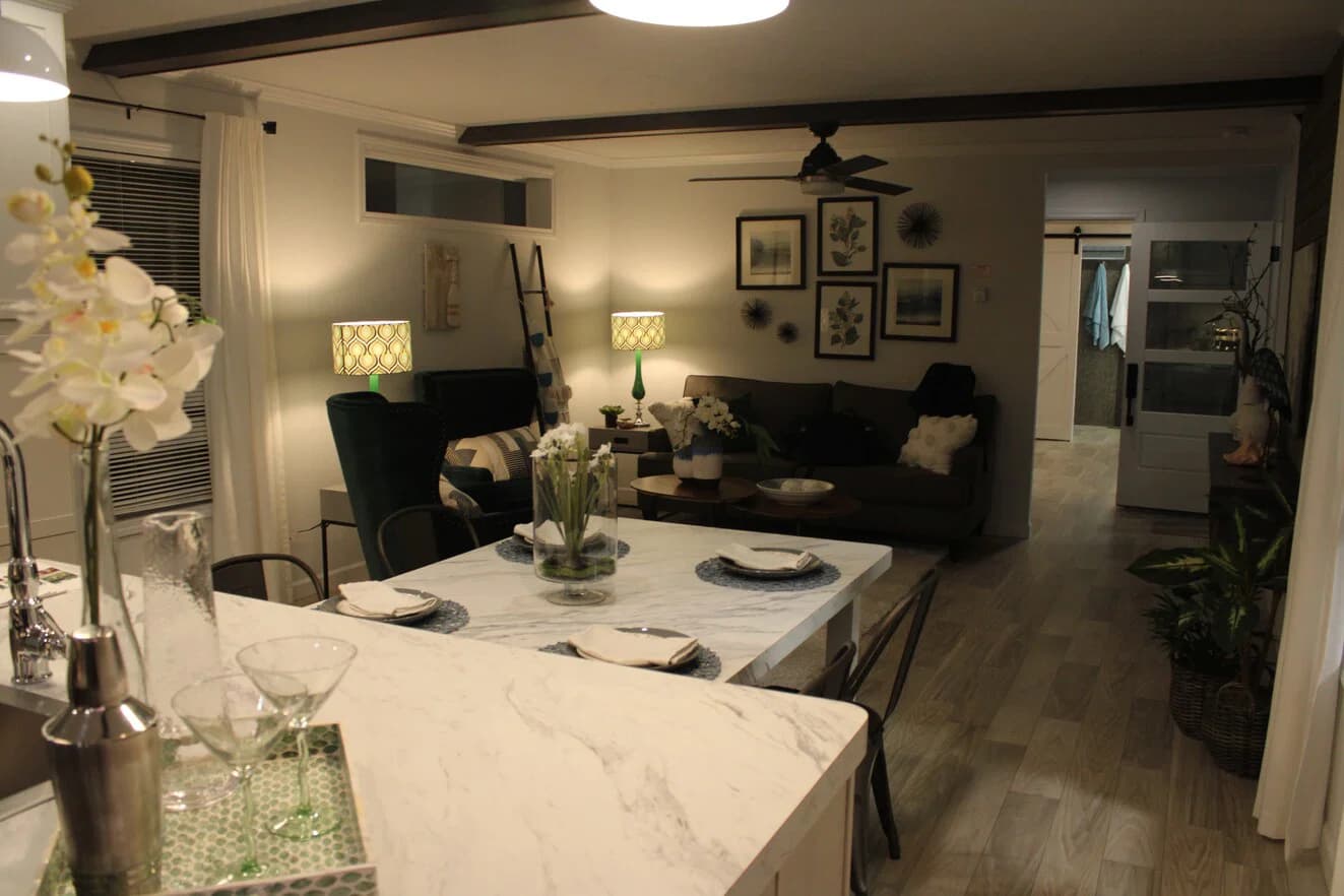 National 24525 interior home features