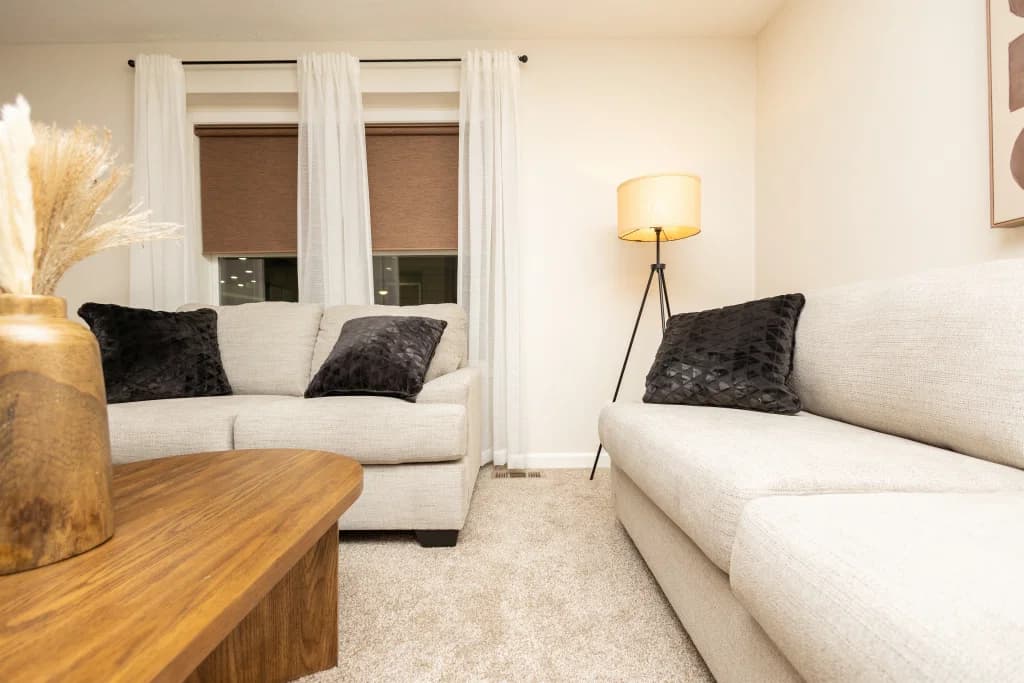 Essence 20 interior home features