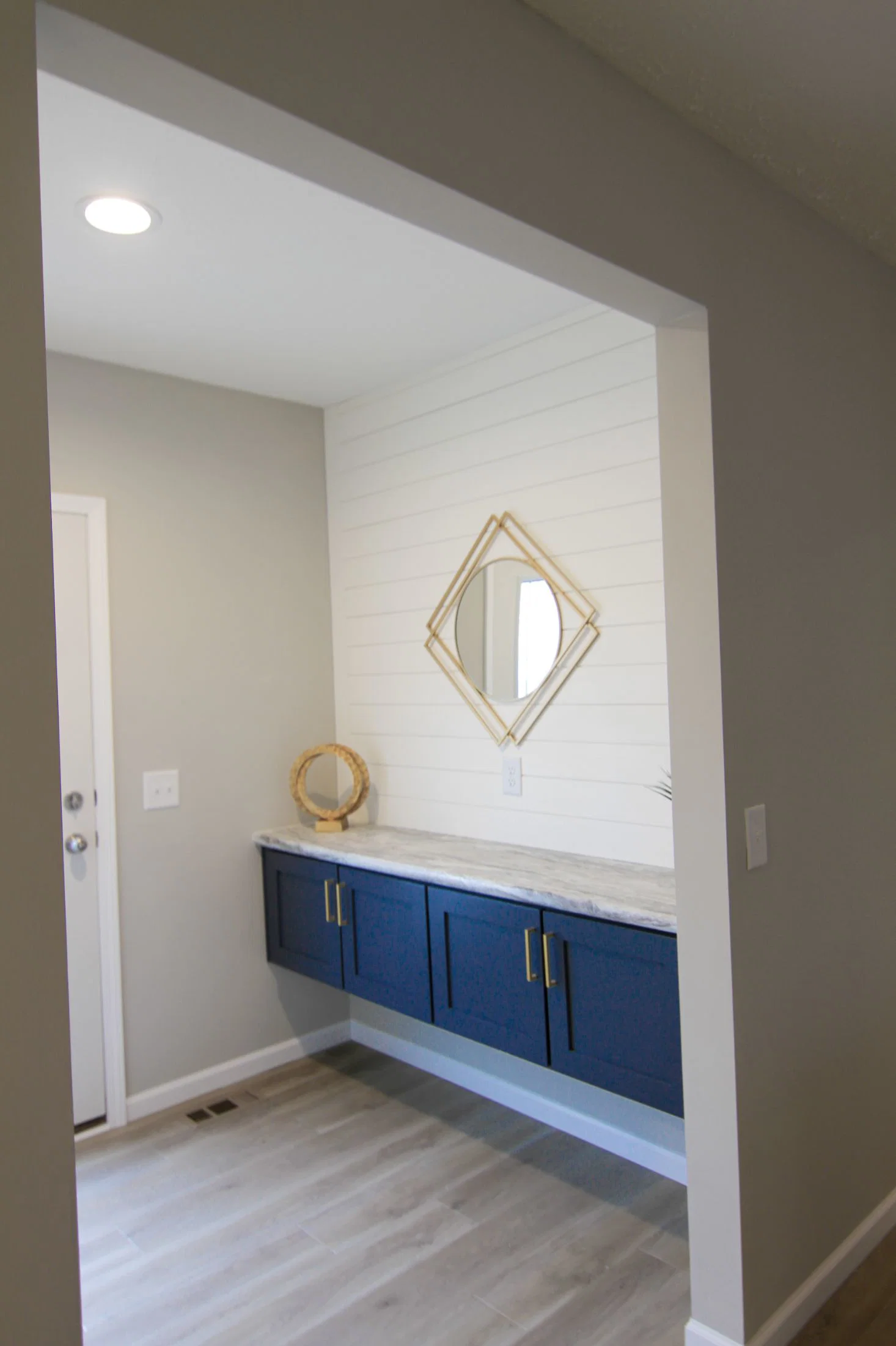 Ultra deuce 3 interior home features
