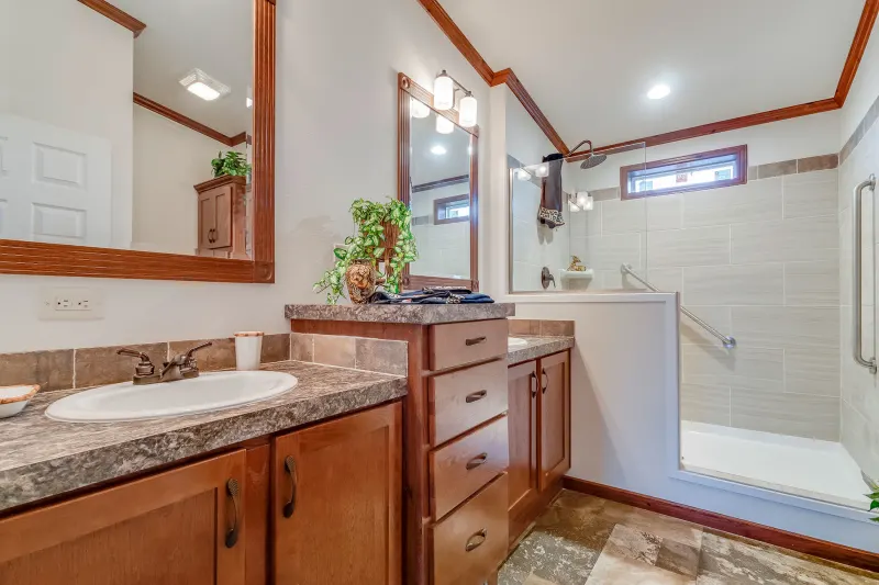 Lexington a260 bathroom home features