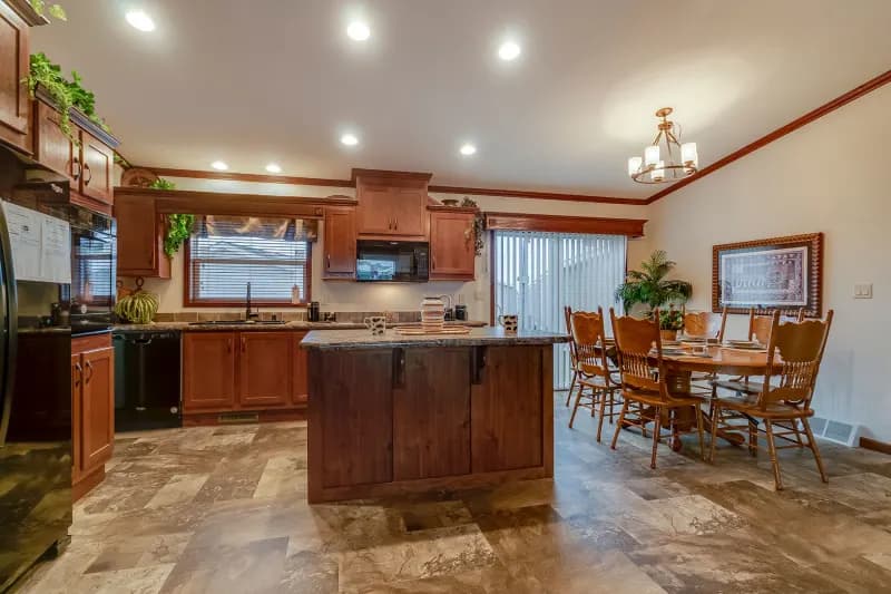 Lexington a260 kitchen home features
