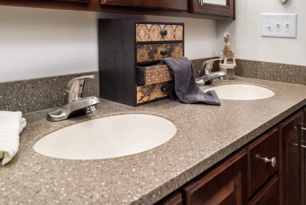 Ultra 3 bathroom home features