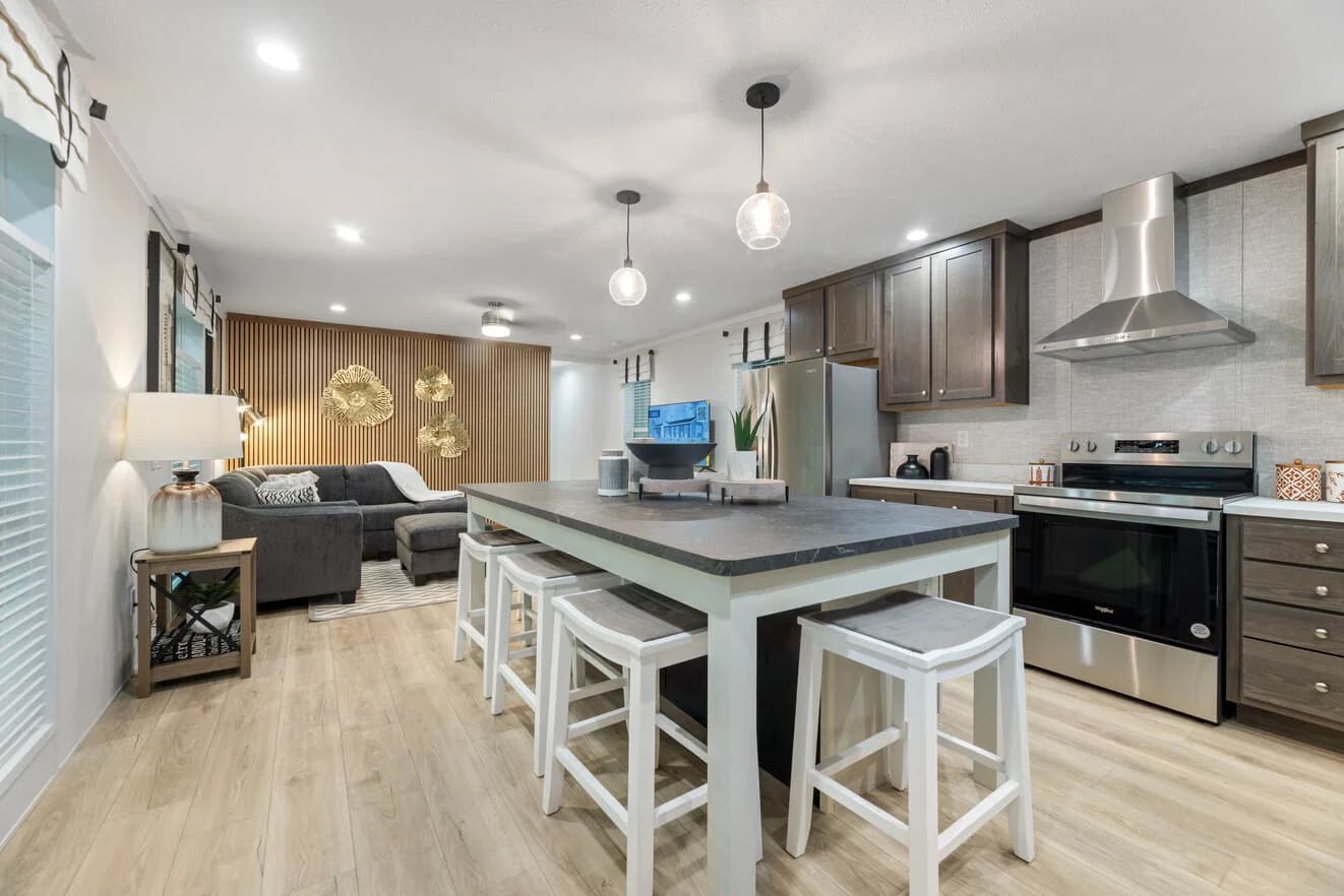Carson 24532 kitchen home features