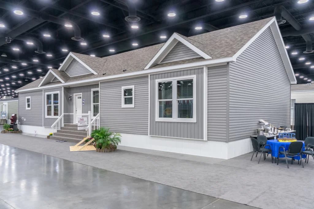 Ultra 6 elevation and exterior home features