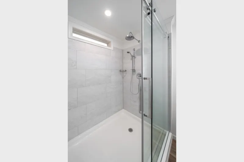 Skyliner ii q110 bathroom home features