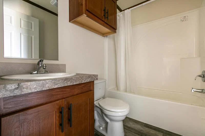 Arlington e460 bathroom home features