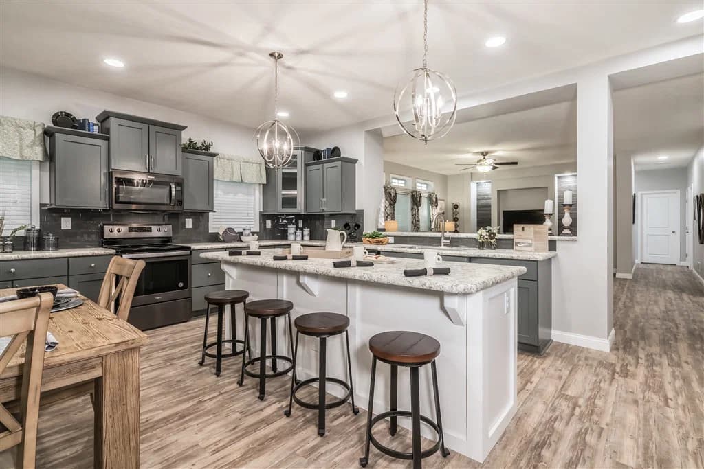 Ultra 13 kitchen home features