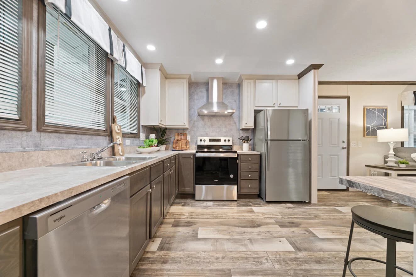 Eastman 24530 kitchen home features
