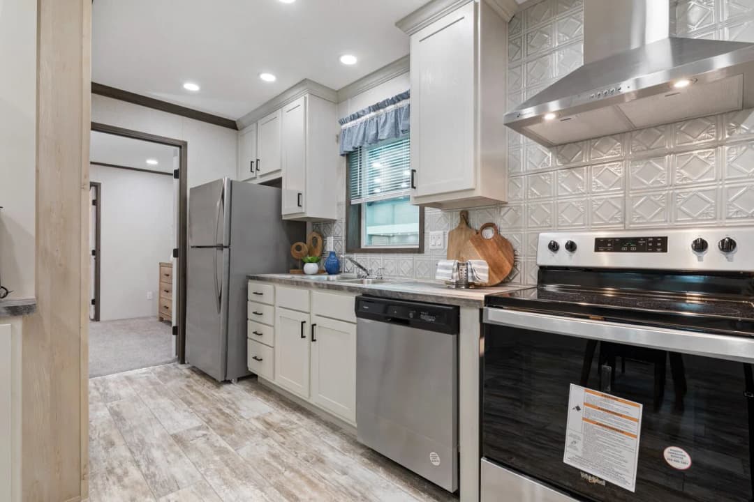 Tesla 24523 kitchen home features