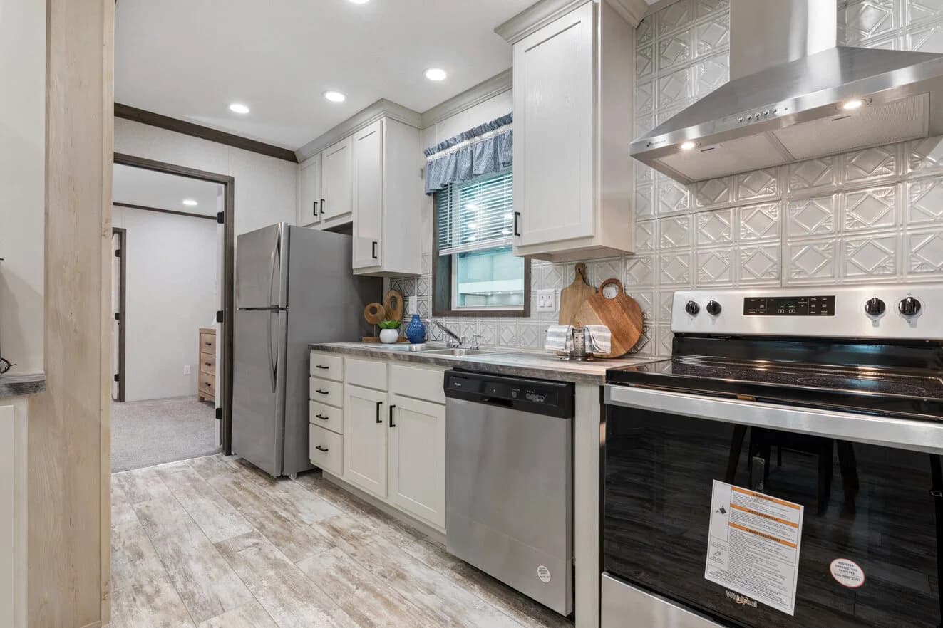Tesla 24523 kitchen home features