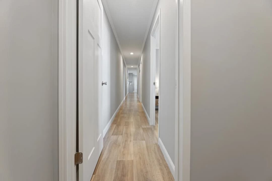 Roanoke duplex interior home features