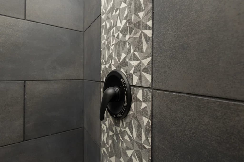 Millenian 5 bathroom home features