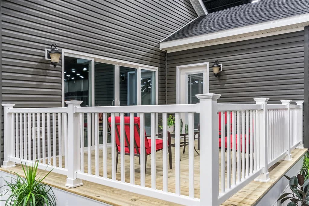 Ultra 13 exterior home features
