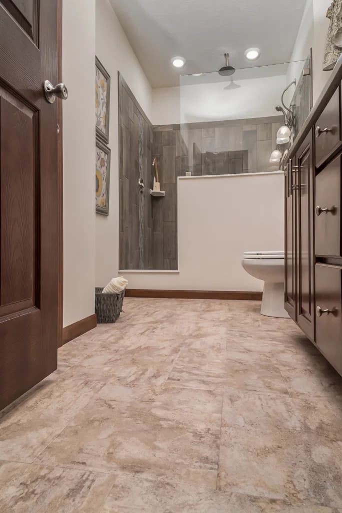 Ultra 3 bathroom home features