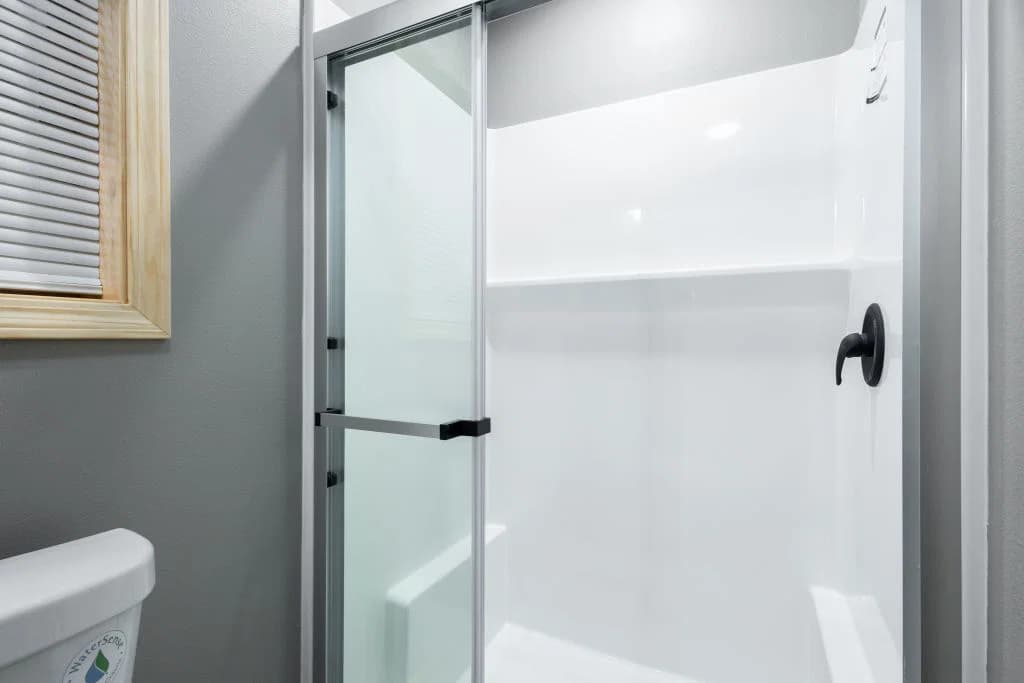 1w1407-v bathroom home features