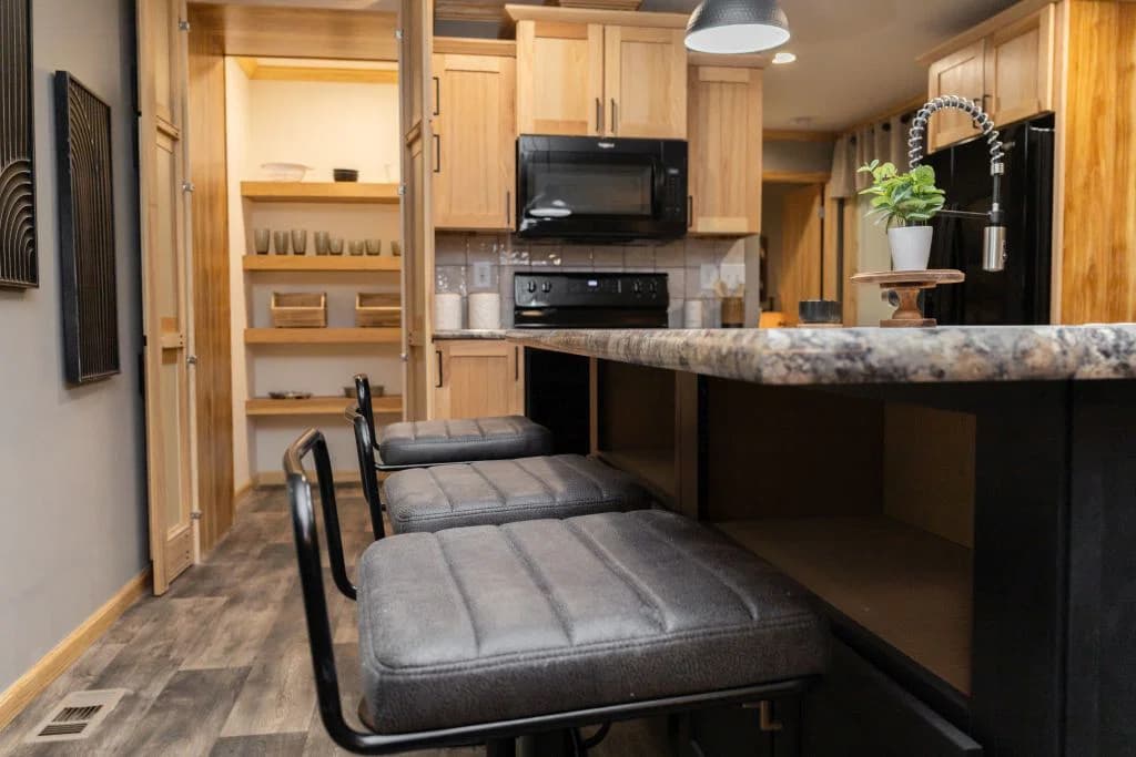 1w1407-v kitchen home features