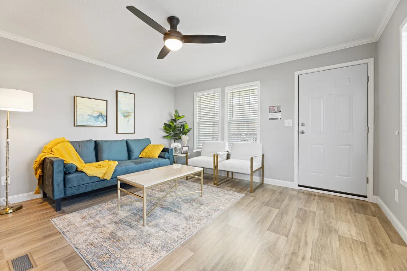 Roanoke duplex interior home features