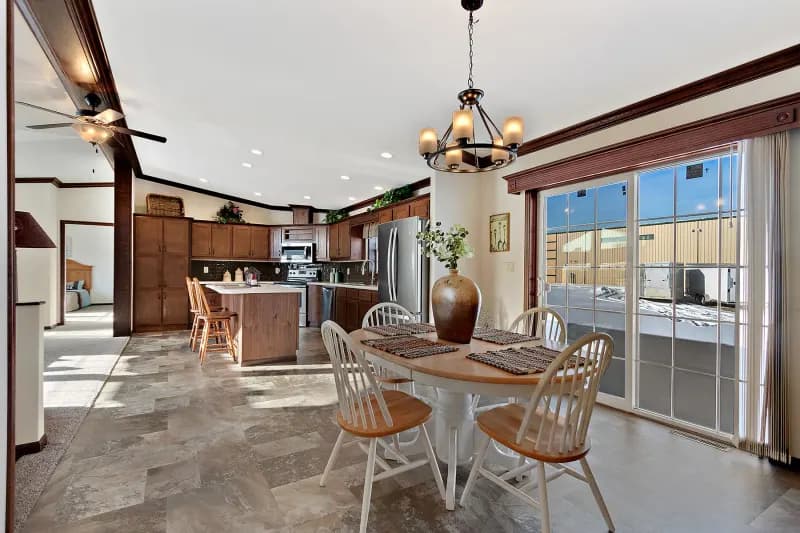 Lexington a243 interior home features