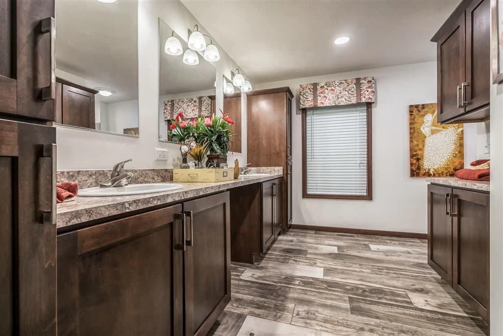 Limited 3 bathroom home features