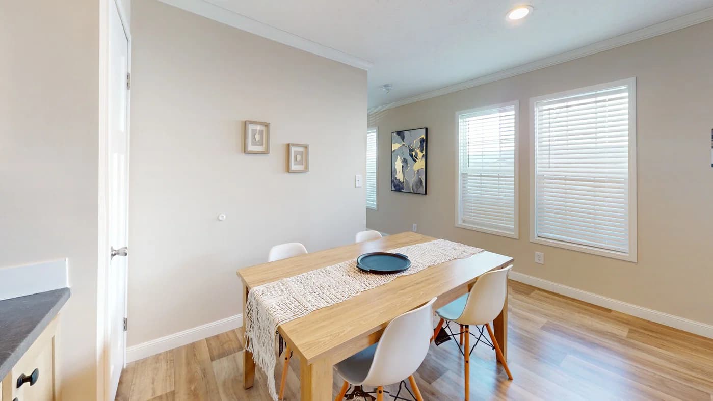 Roanoke duplex interior home features