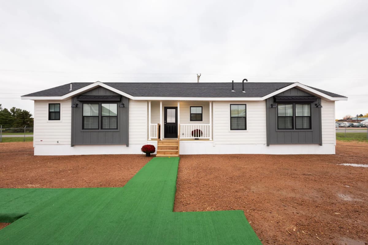Modern farmhouse hero home features