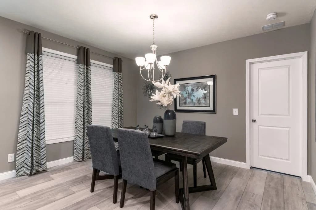 Signature 1 interior home features