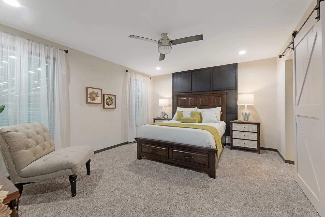 Houghton 24036 bedroom home features