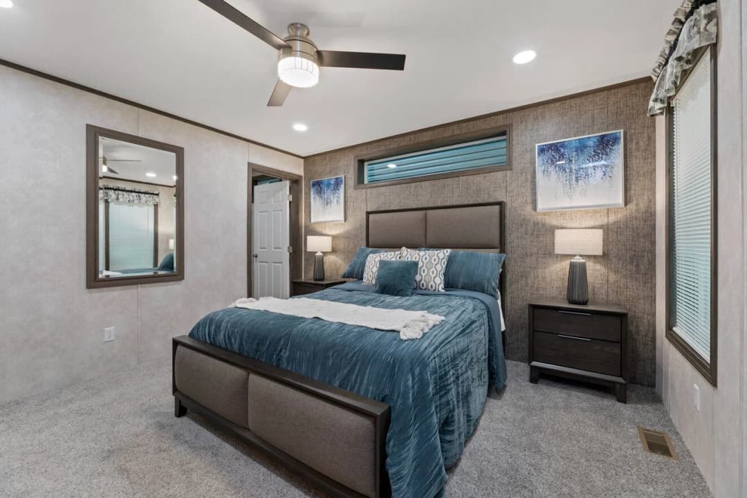 Fulton 24028 bedroom home features