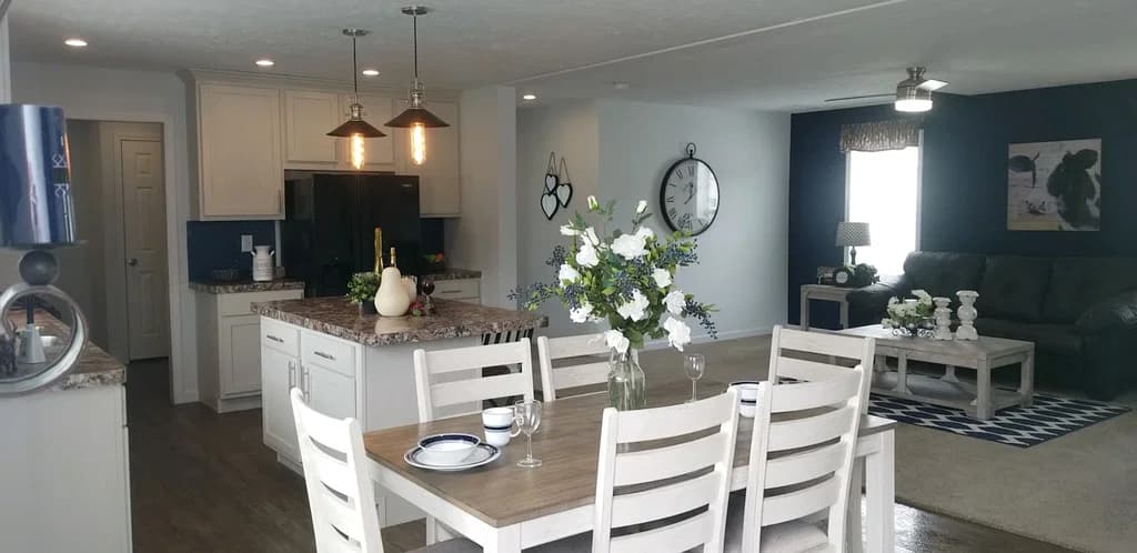 Inverness 92611 kitchen home features