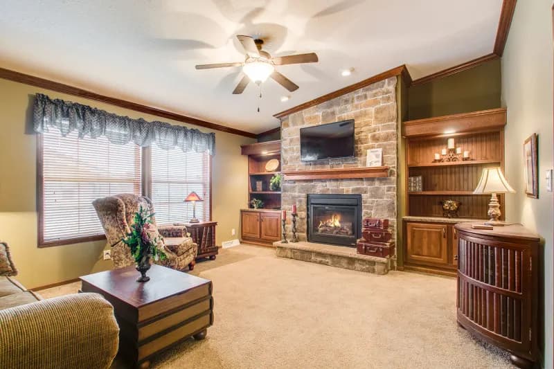 Lexington c208 interior home features